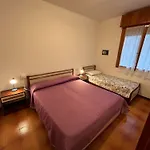Azzurro Via Livenza 1 Апартаменты *