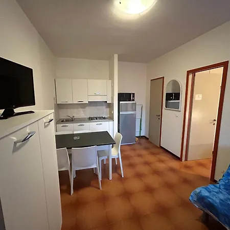 Azzurro Via Livenza 1