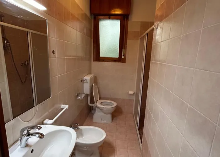 Azzurro Via Livenza 1 *