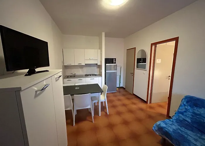 Azzurro Via Livenza 1